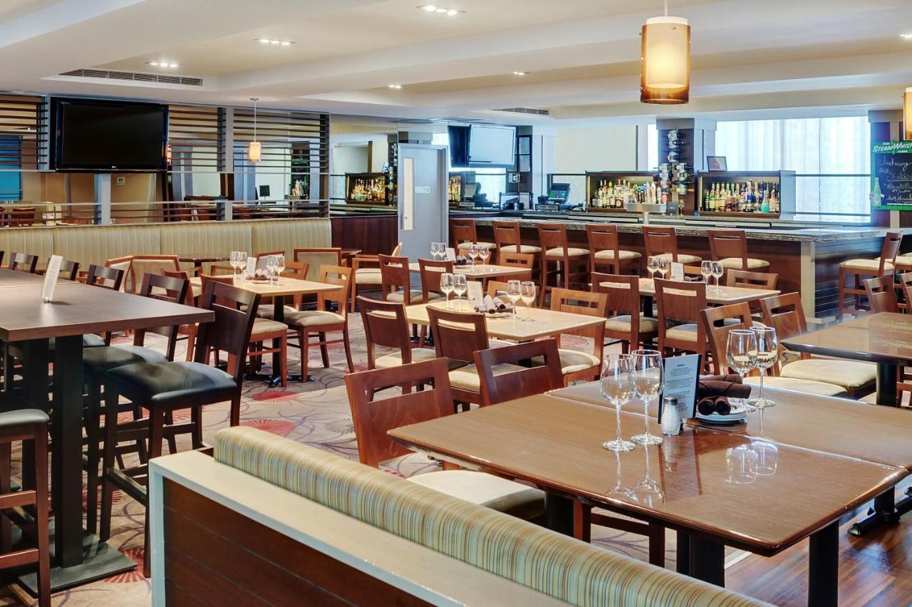 Allure Hotel & Conference Centre, Ascend Hotel Collection Barrie Bagian luar foto