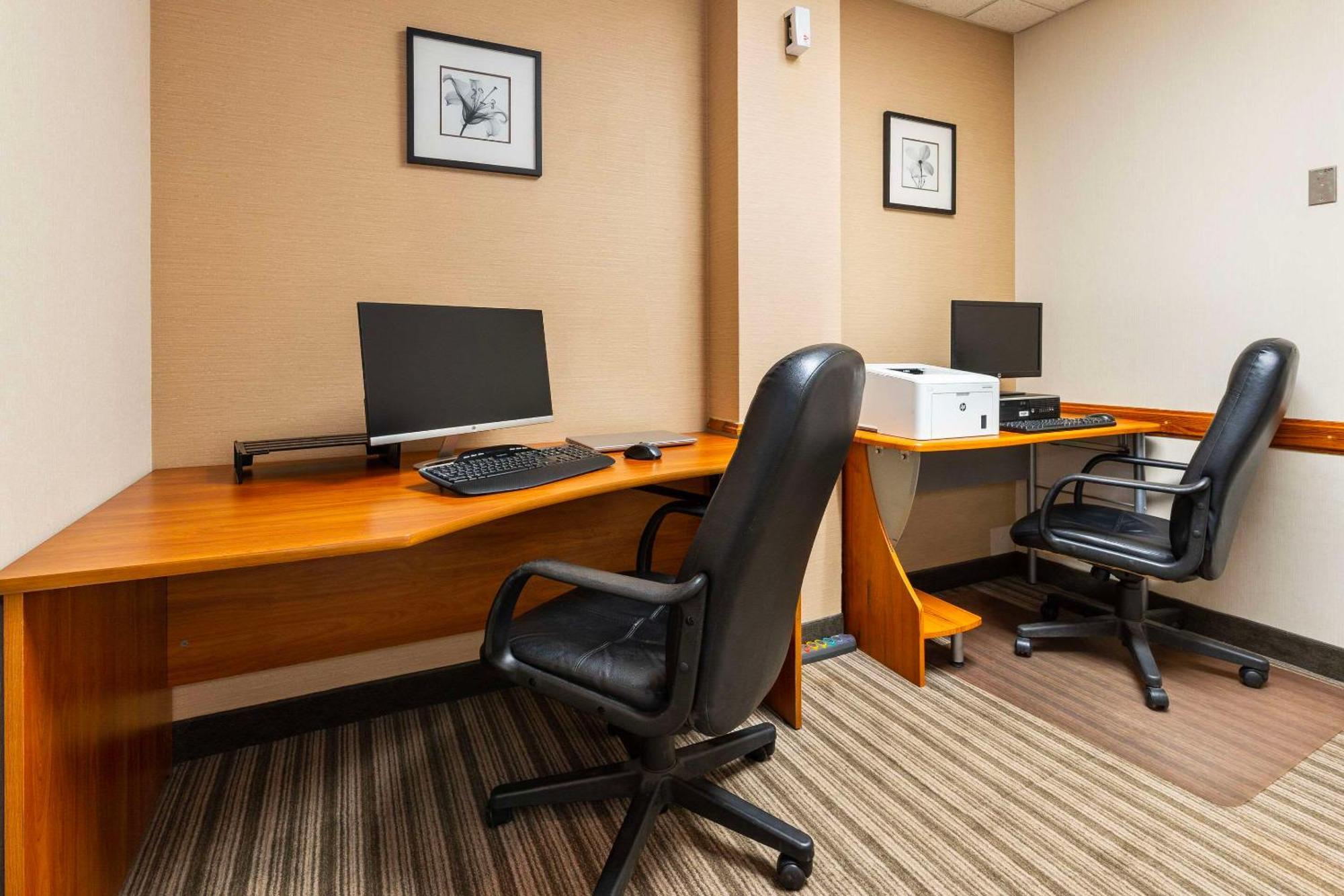 Allure Hotel & Conference Centre, Ascend Hotel Collection Barrie Bagian luar foto
