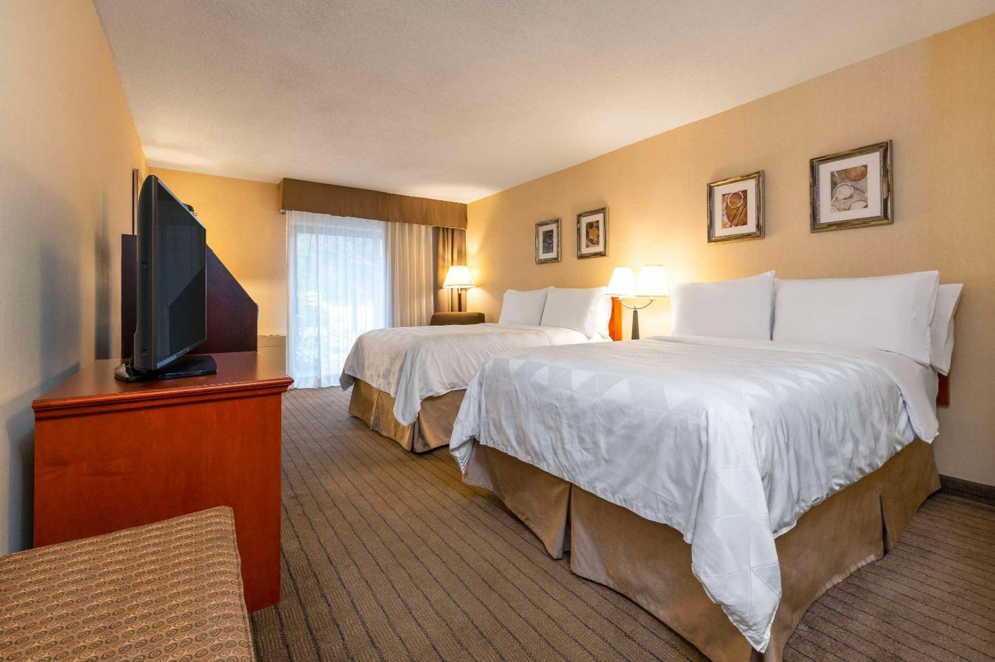 Allure Hotel & Conference Centre, Ascend Hotel Collection Barrie Bagian luar foto