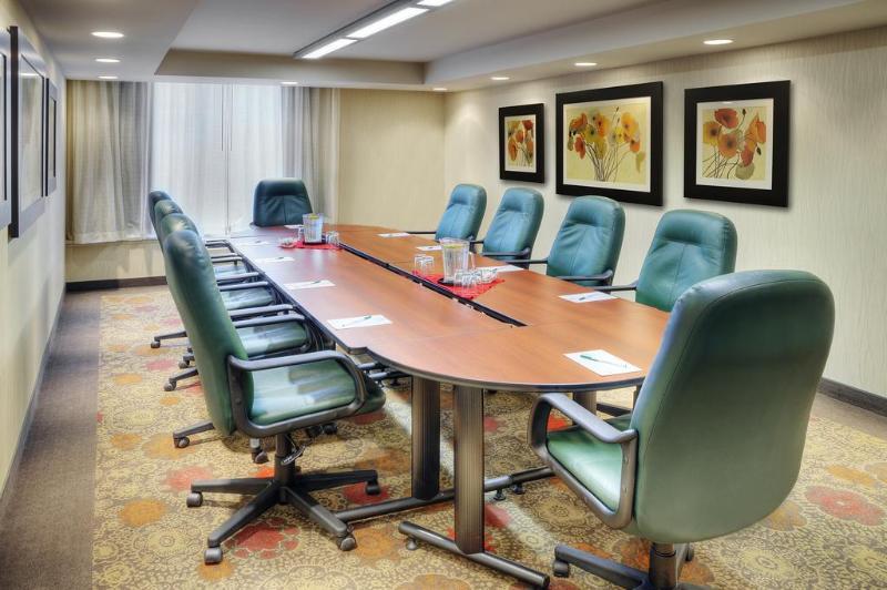 Allure Hotel & Conference Centre, Ascend Hotel Collection Barrie Bagian luar foto